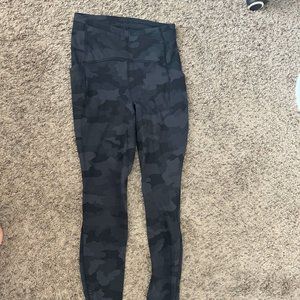 Black camo high rise align leggings with pockets size 4